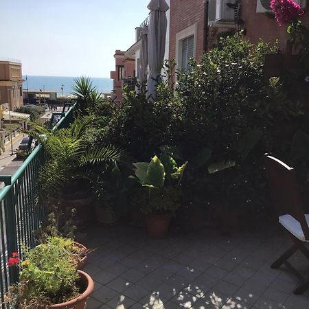 Ostia Bed And Beach Bagian luar foto
