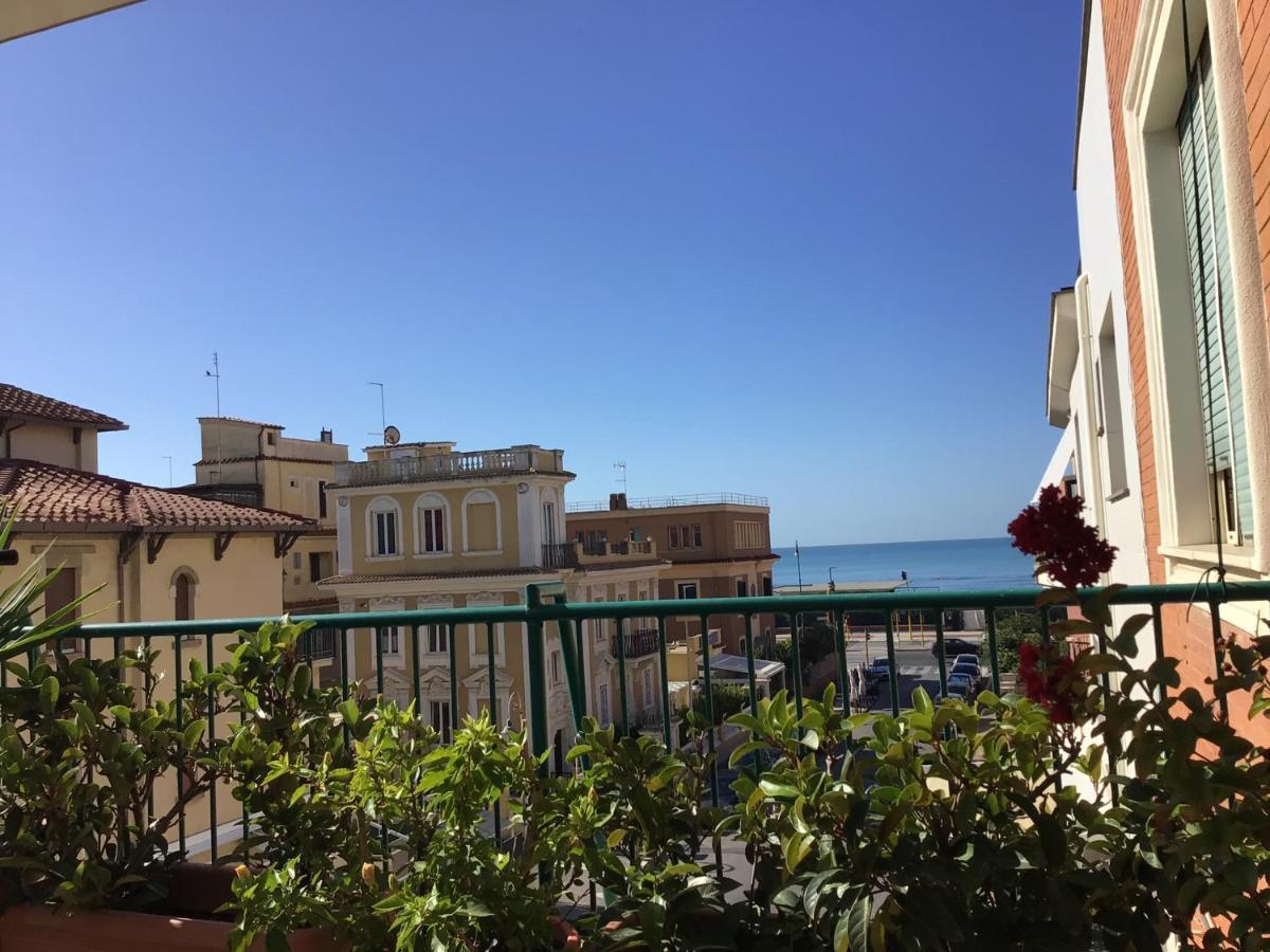 Ostia Bed And Beach Bagian luar foto