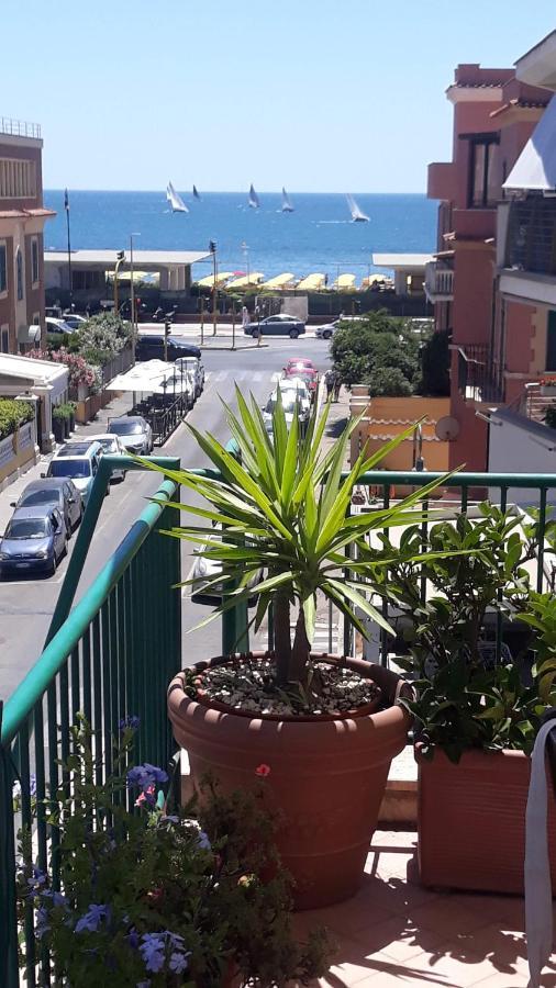 Ostia Bed And Beach Bagian luar foto