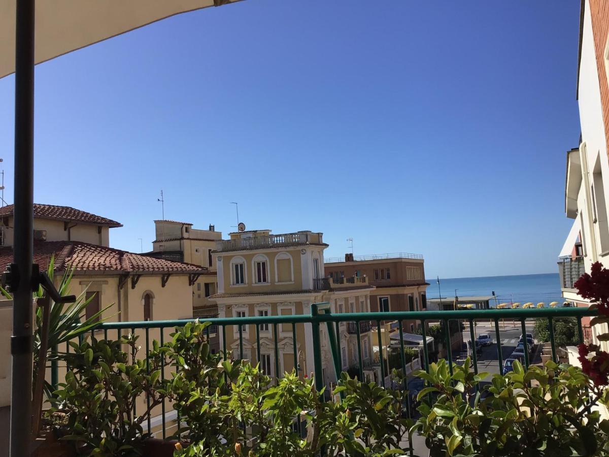 Ostia Bed And Beach Bagian luar foto